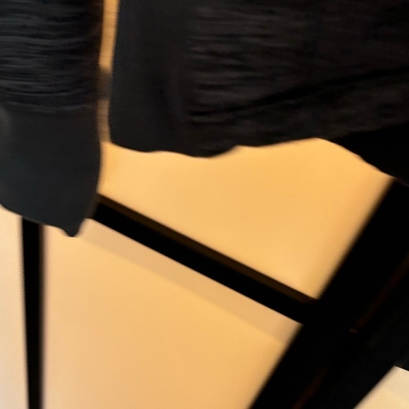 Athleta Altitude 1/2 zip sweatshirt. Gray. Women’s Medium - Picture 10 of 15